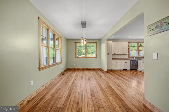 1089 WAUGH RD, Berkeley Springs, WV 25411