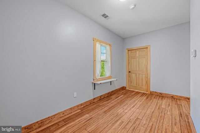 1089 WAUGH RD, Berkeley Springs, WV 25411