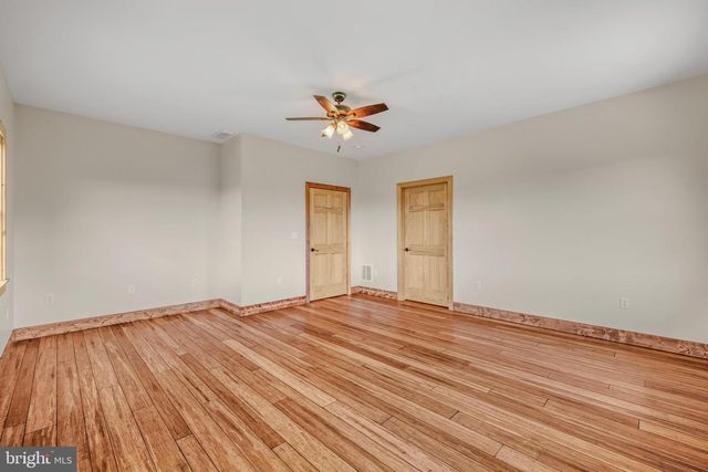 1089 WAUGH RD, Berkeley Springs, WV 25411
