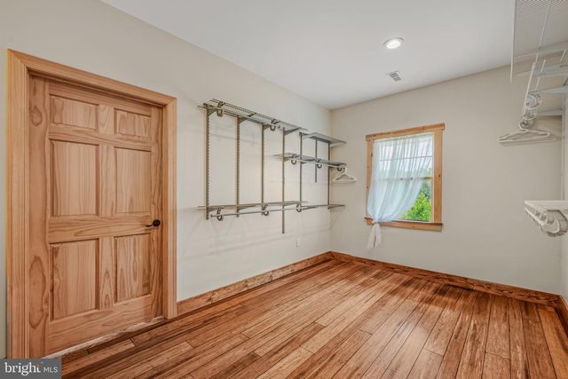 1089 WAUGH RD, Berkeley Springs, WV 25411