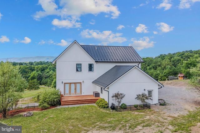 1089 WAUGH RD, Berkeley Springs, WV 25411