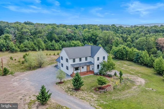 1089 WAUGH RD, Berkeley Springs, WV 25411