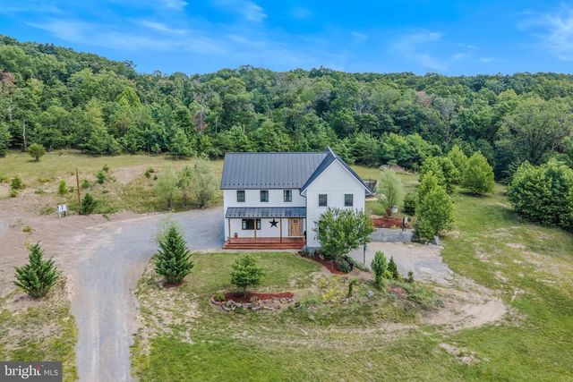1089 WAUGH RD, Berkeley Springs, WV 25411