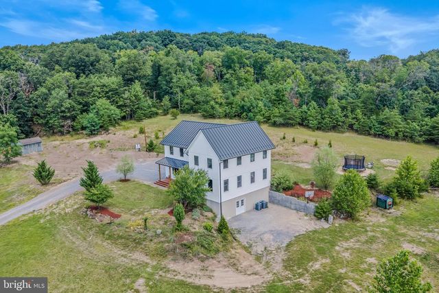 1089 WAUGH RD, Berkeley Springs, WV 25411