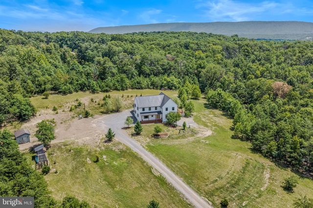 1089 WAUGH RD, Berkeley Springs, WV 25411
