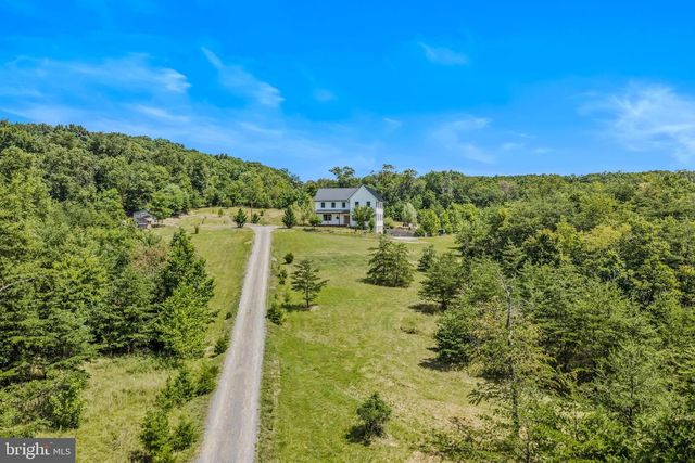 1089 WAUGH RD, Berkeley Springs, WV 25411