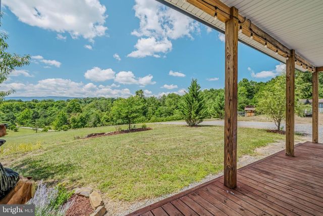 1089 WAUGH RD, Berkeley Springs, WV 25411