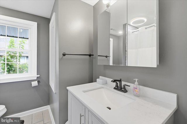 120 WASHINGTON AVE, Berlin, NJ 08009
