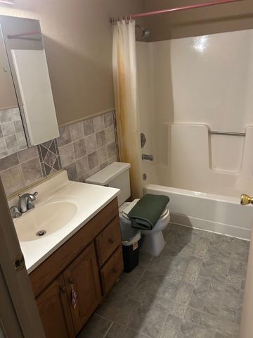 312 W Cherry Avenue W, Fergus Falls, MN 56537