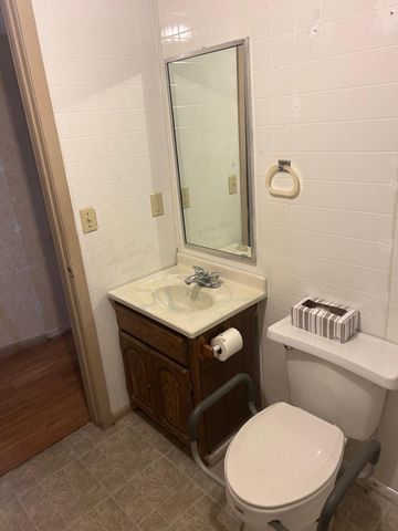 312 W Cherry Avenue W, Fergus Falls, MN 56537