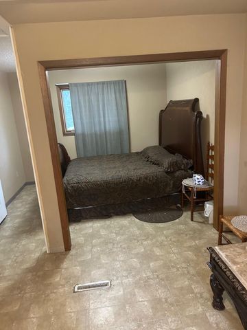 312 W Cherry Avenue W, Fergus Falls, MN 56537