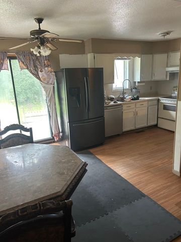 312 W Cherry Avenue W, Fergus Falls, MN 56537