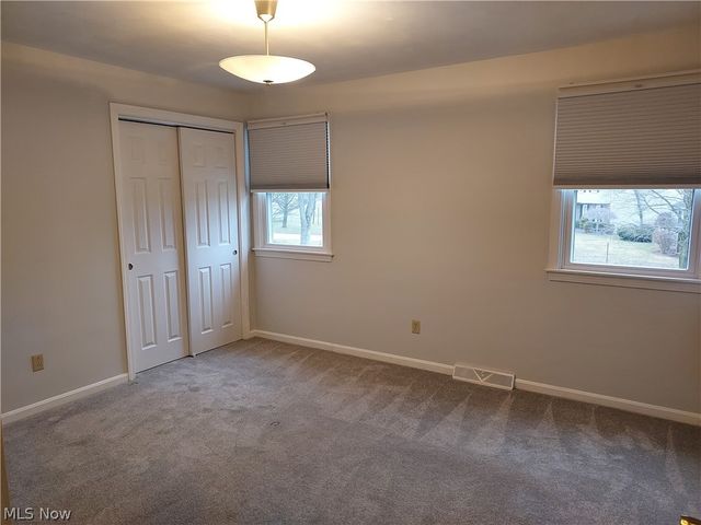 1329 Valley View Drive, Youngstown, OH 44512