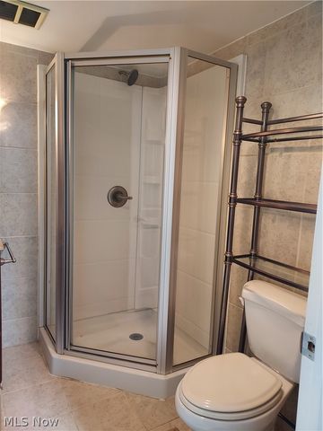 1329 Valley View Drive, Youngstown, OH 44512