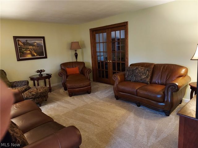 1329 Valley View Drive, Youngstown, OH 44512