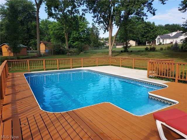 1329 Valley View Drive, Youngstown, OH 44512