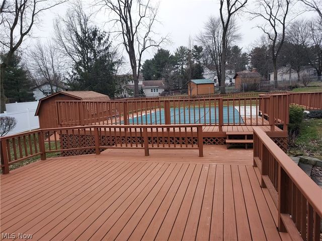 1329 Valley View Drive, Youngstown, OH 44512