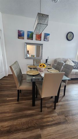 2606 Oakwood Bluff Trail, Houston, TX 77038