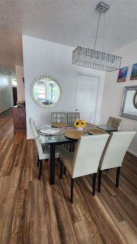 2606 Oakwood Bluff Trail, Houston, TX 77038