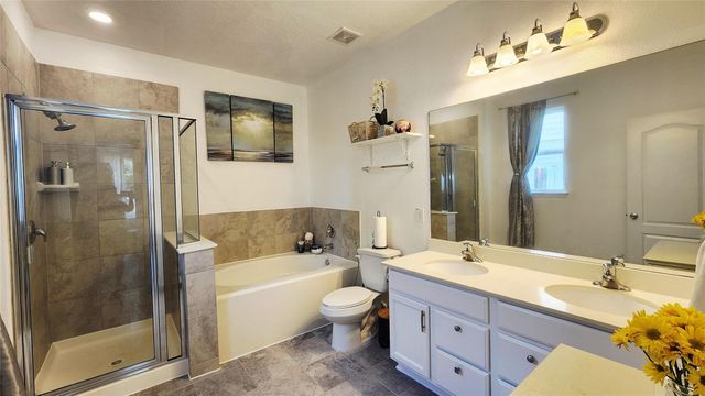 2606 Oakwood Bluff Trail, Houston, TX 77038