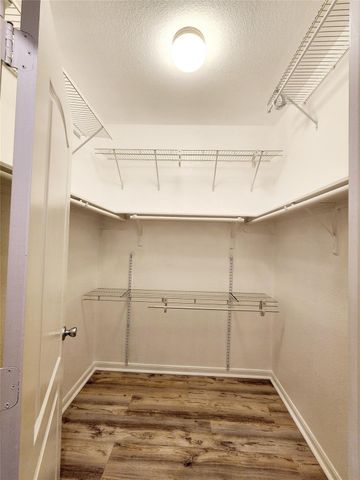 2606 Oakwood Bluff Trail, Houston, TX 77038