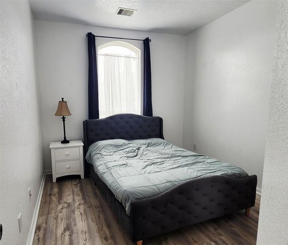 2606 Oakwood Bluff Trail, Houston, TX 77038