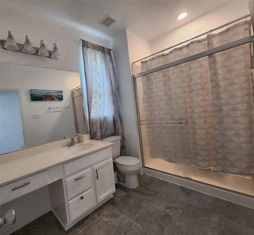 2606 Oakwood Bluff Trail, Houston, TX 77038