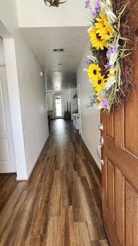 2606 Oakwood Bluff Trail, Houston, TX 77038