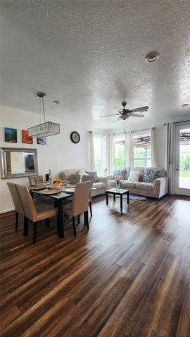 2606 Oakwood Bluff Trail, Houston, TX 77038