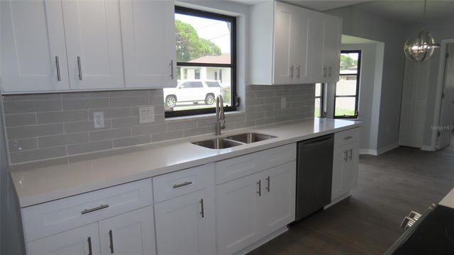 807 NECTAR ROAD, Venice, FL 34293