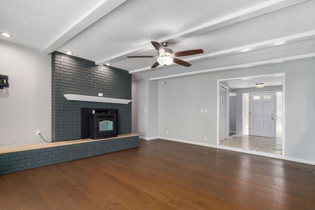 1919 E Meadow Drive, Springfield, MO 65804