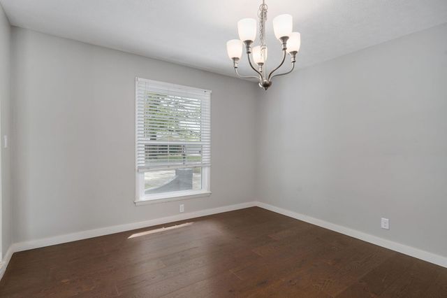 1919 E Meadow Drive, Springfield, MO 65804