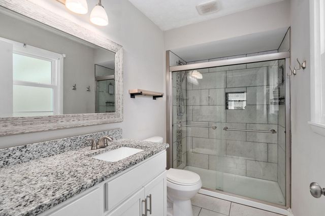 1919 E Meadow Drive, Springfield, MO 65804