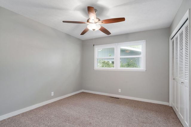 1919 E Meadow Drive, Springfield, MO 65804