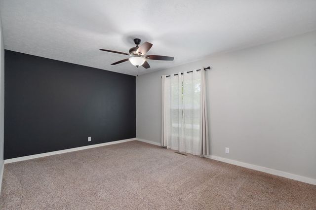 1919 E Meadow Drive, Springfield, MO 65804