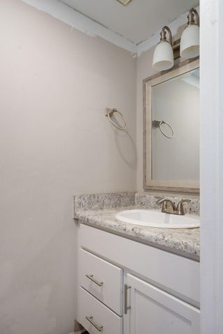 1919 E Meadow Drive, Springfield, MO 65804