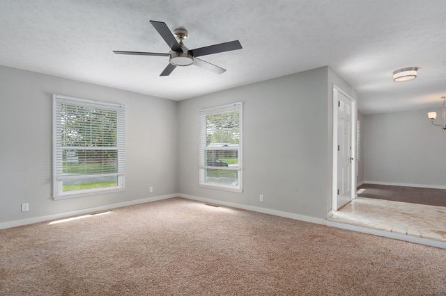 1919 E Meadow Drive, Springfield, MO 65804