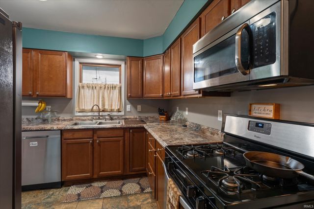 29671 Carolina Avenue, Elkhart, IN 46516