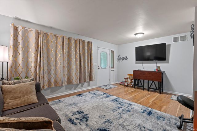 29671 Carolina Avenue, Elkhart, IN 46516