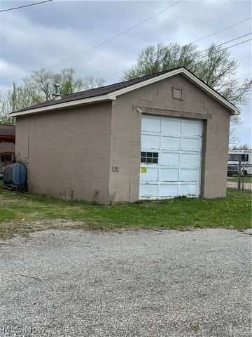 15571 Berlin Station Road, Berlin Center, OH 44401