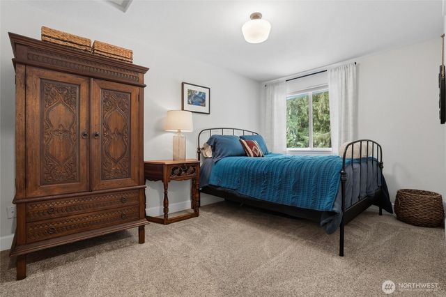 2065 Opdal Rd E, Port Orchard, WA 98366