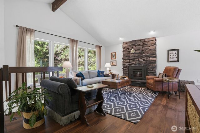 2065 Opdal Rd E, Port Orchard, WA 98366