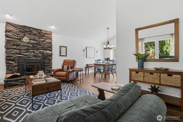 2065 Opdal Rd E, Port Orchard, WA 98366