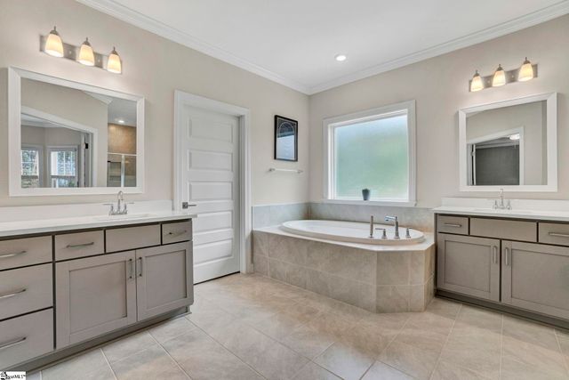 137 Rickys Path, Easley, SC 29642
