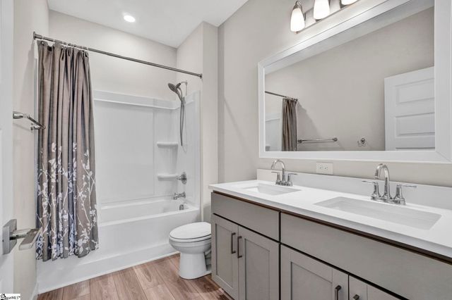 137 Rickys Path, Easley, SC 29642