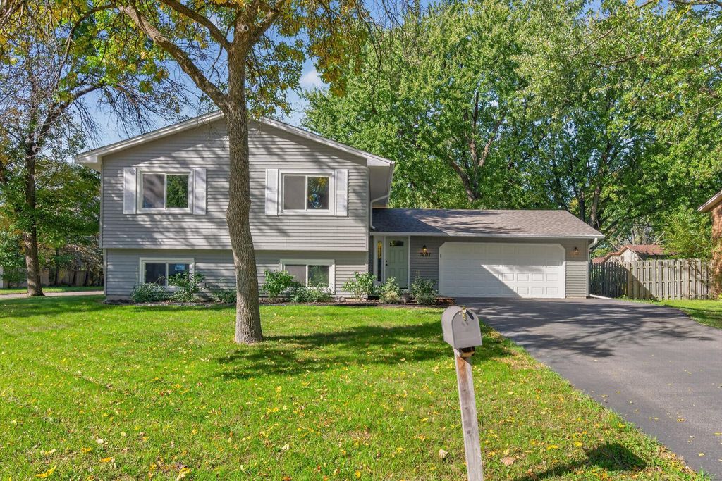 7401 James Avenue N, Brooklyn Park, MN 55444 — photo 2