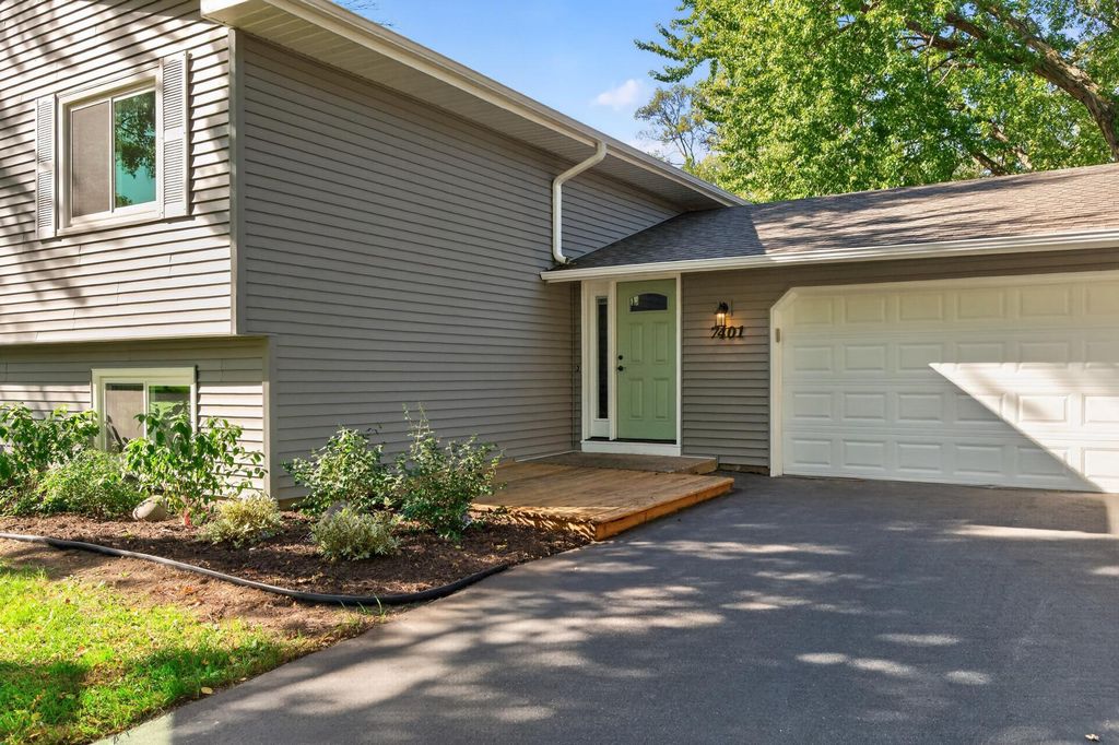 7401 James Avenue N, Brooklyn Park, MN 55444 — photo 4