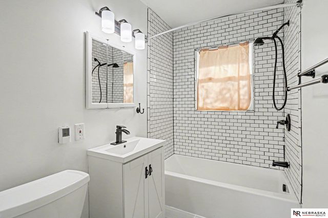 6870 Fremont Street, Lincoln, NE 68507