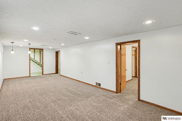 6870 Fremont Street, Lincoln, NE 68507