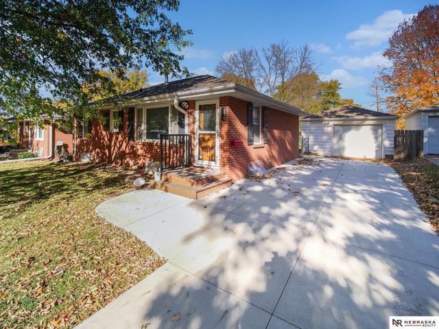 6870 Fremont Street, Lincoln, NE 68507